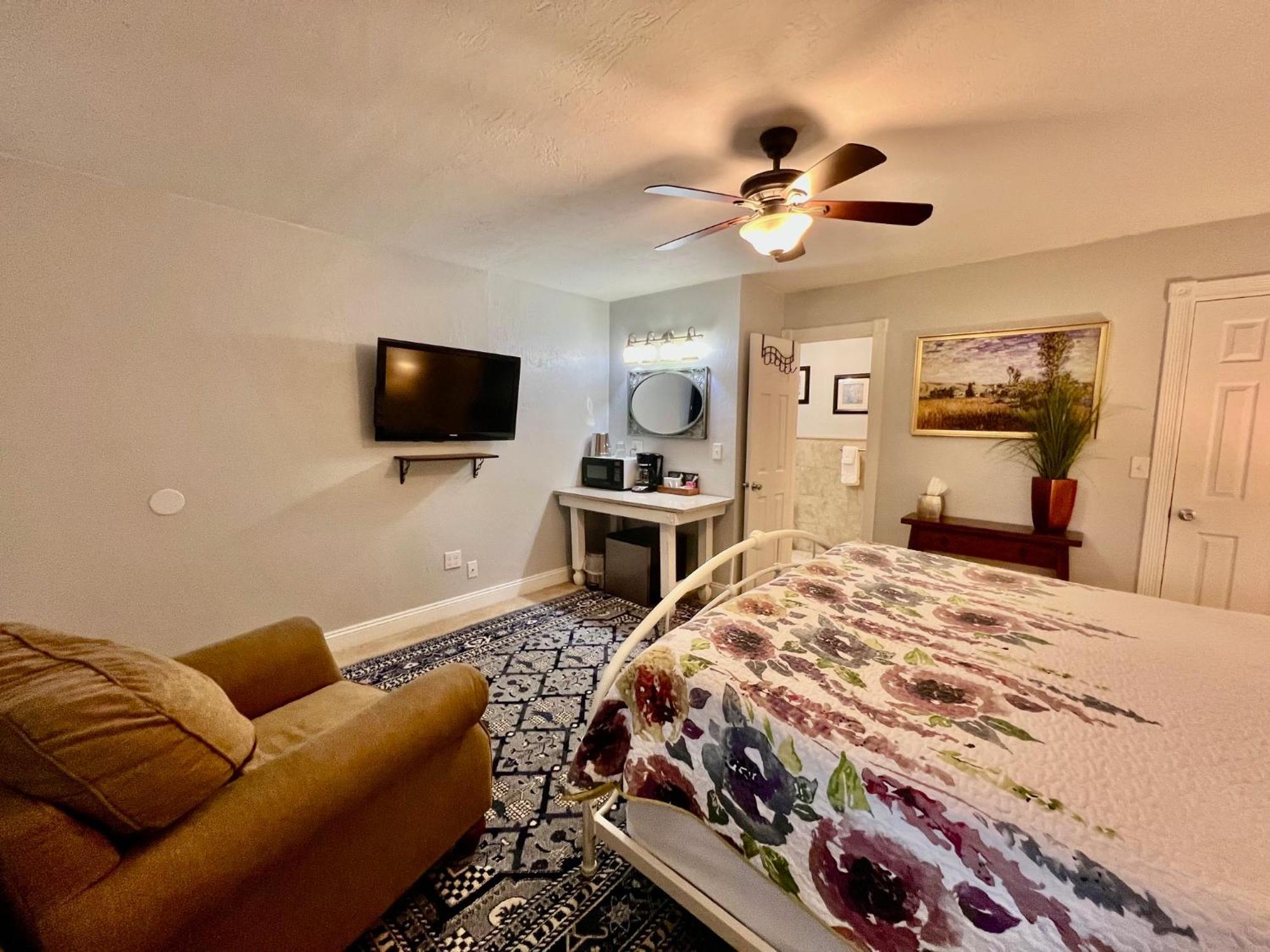 Hotel The