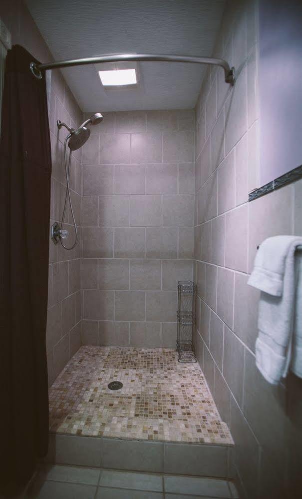 Hotel The 3*